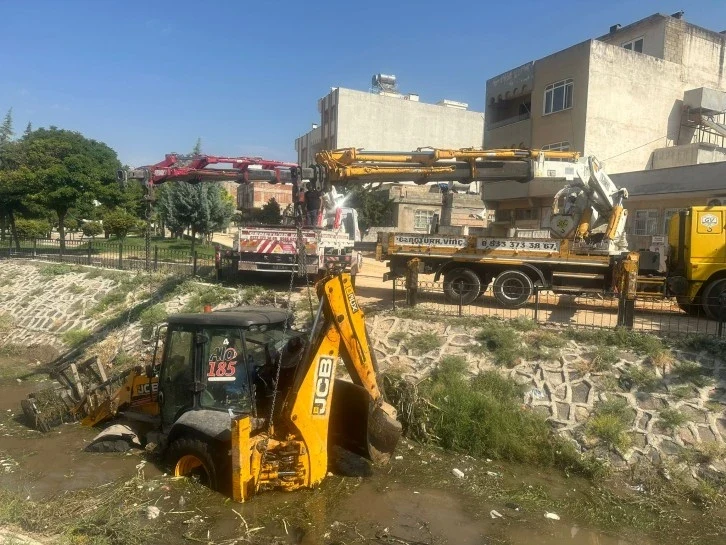 Ekskavatör kurtarma çalışması